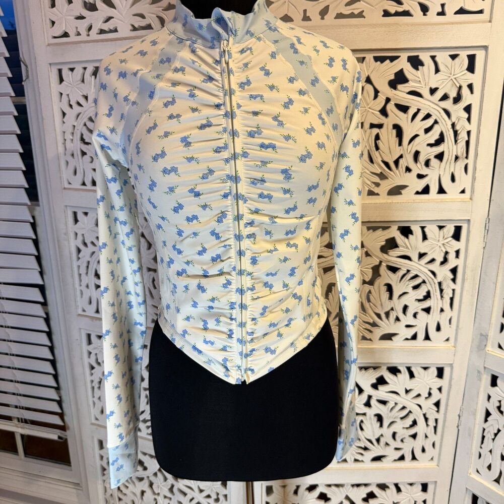 Woman New with tags Shabby Chic Active Jacket Size Small White with blue flowers
